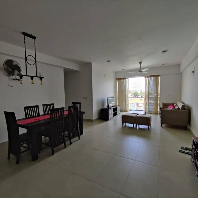 Modern Apartment In Close Proximity To The Beach 可倫坡 外观 照片